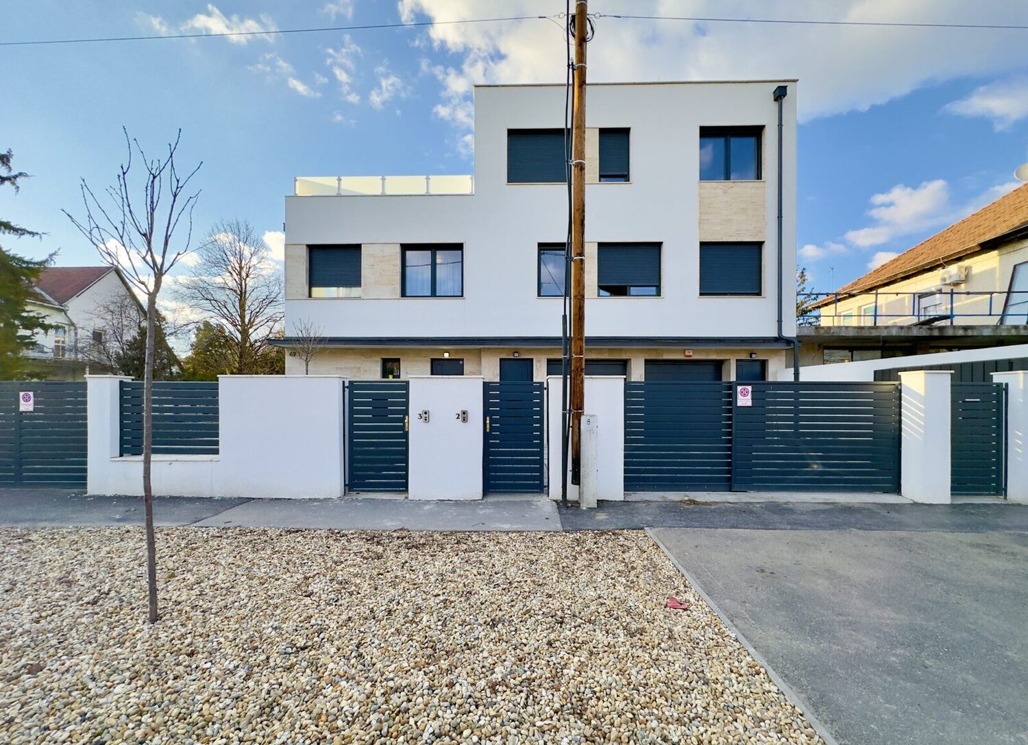 Zugló apartment building — photo 1